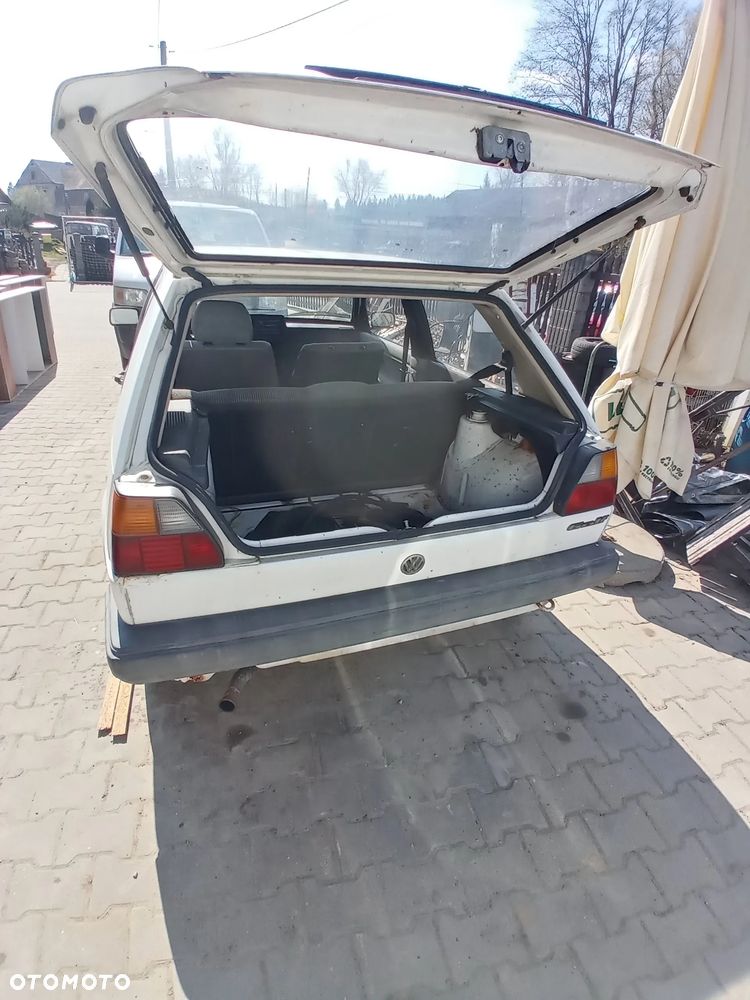 Volkswagen Golf 1.6 (C) D - 5