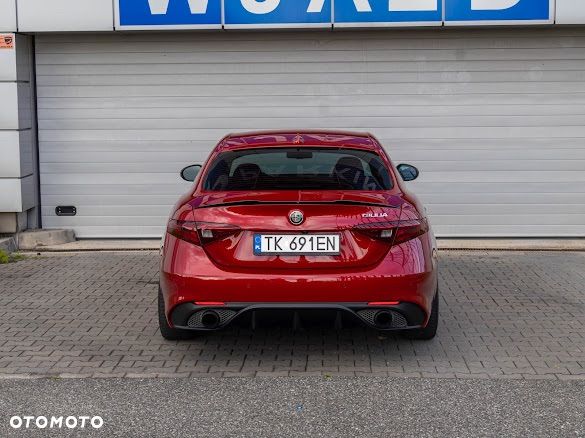 Alfa Romeo Giulia 2.0 Turbo 16V AT8 Veloce Ti - 11