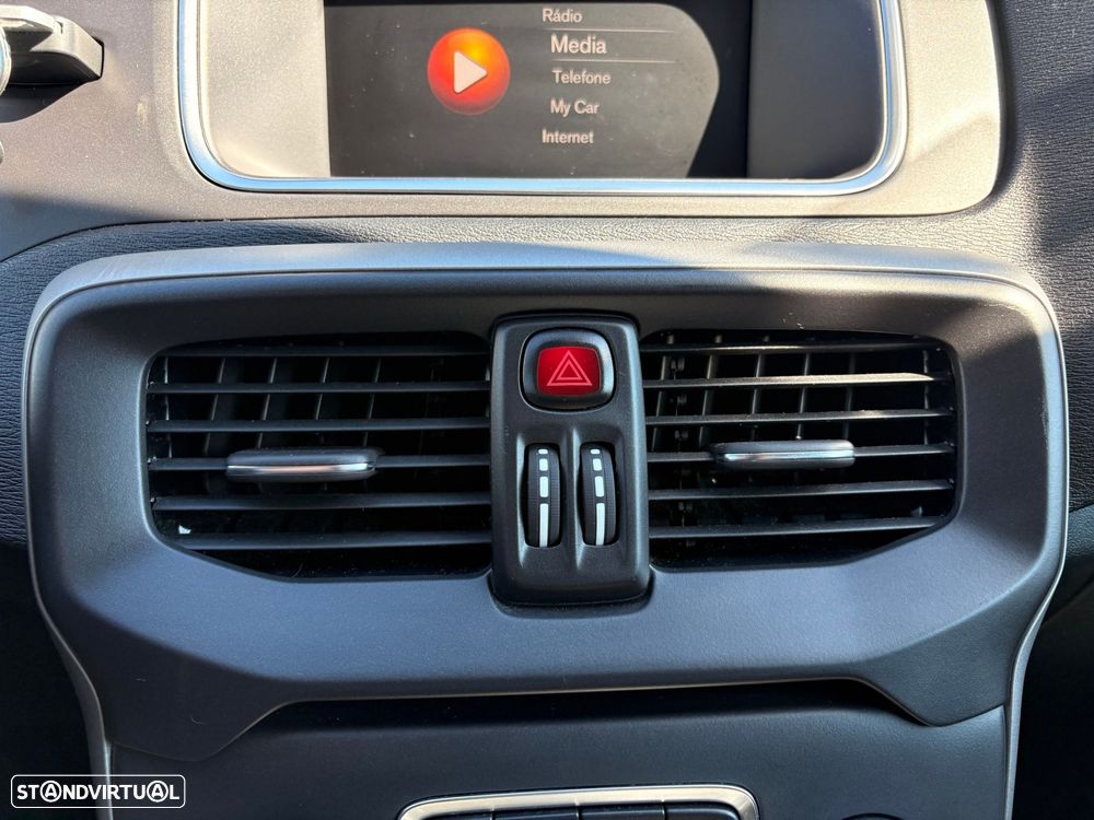 Volvo V40 2.0 D2 Inscription - 29