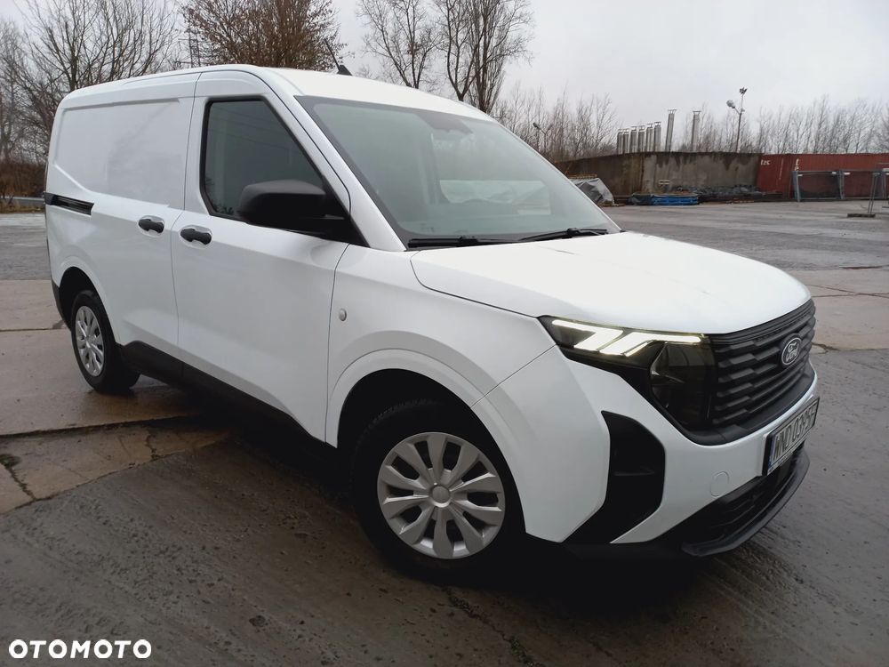 Ford Transit Courier - 12