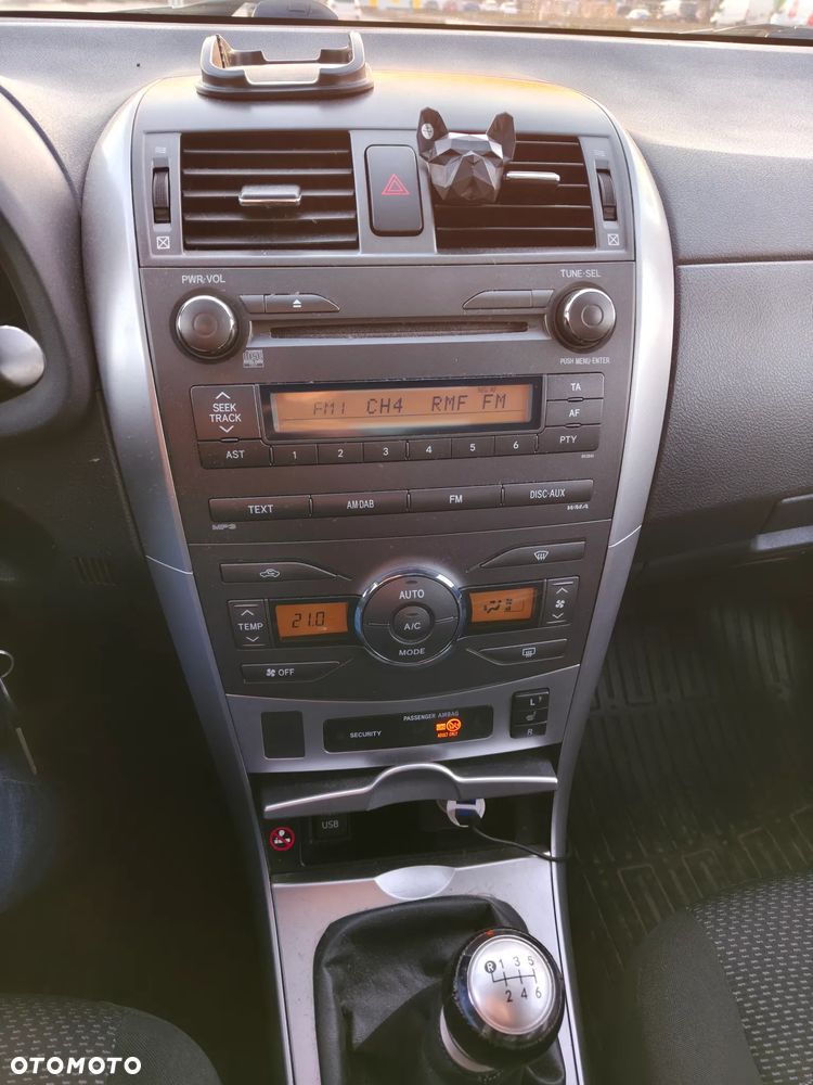 Toyota Corolla - 11