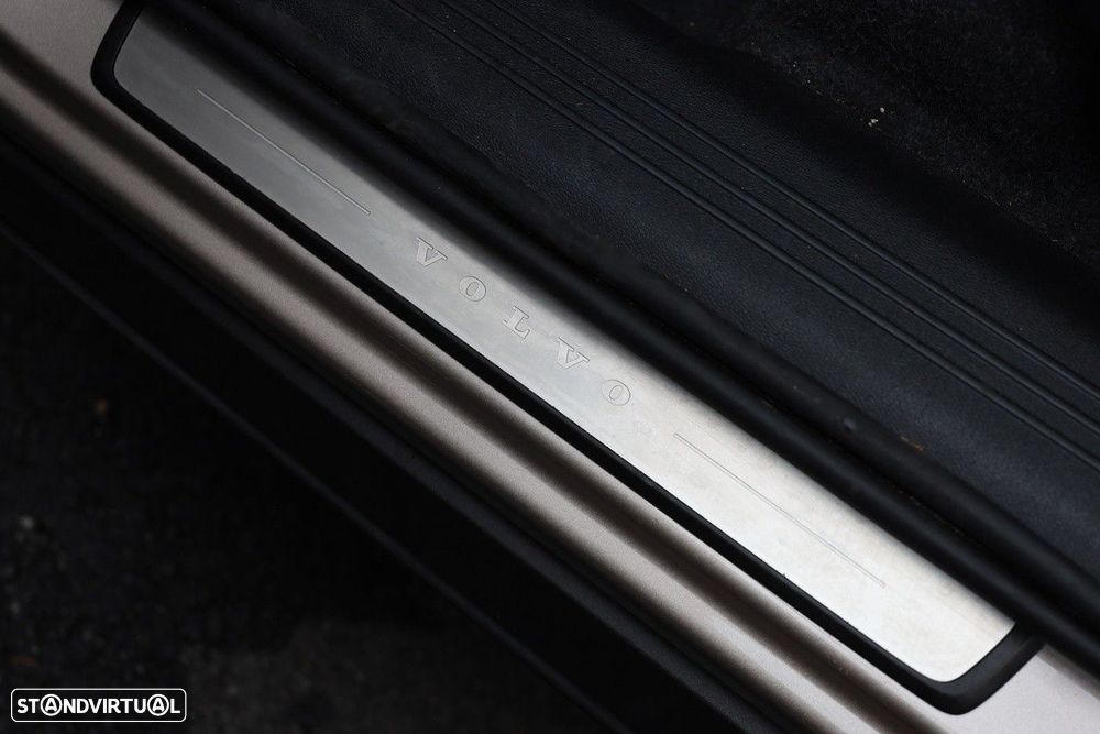 Volvo XC 40 1.5 T2 Plus Dark Auto - 28