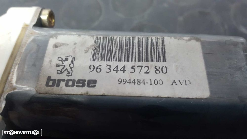 MOTOR ELEVADOR FRENTE DIREITO PEUGEOT 307 (S1) 2.0 HDI CAT - 2