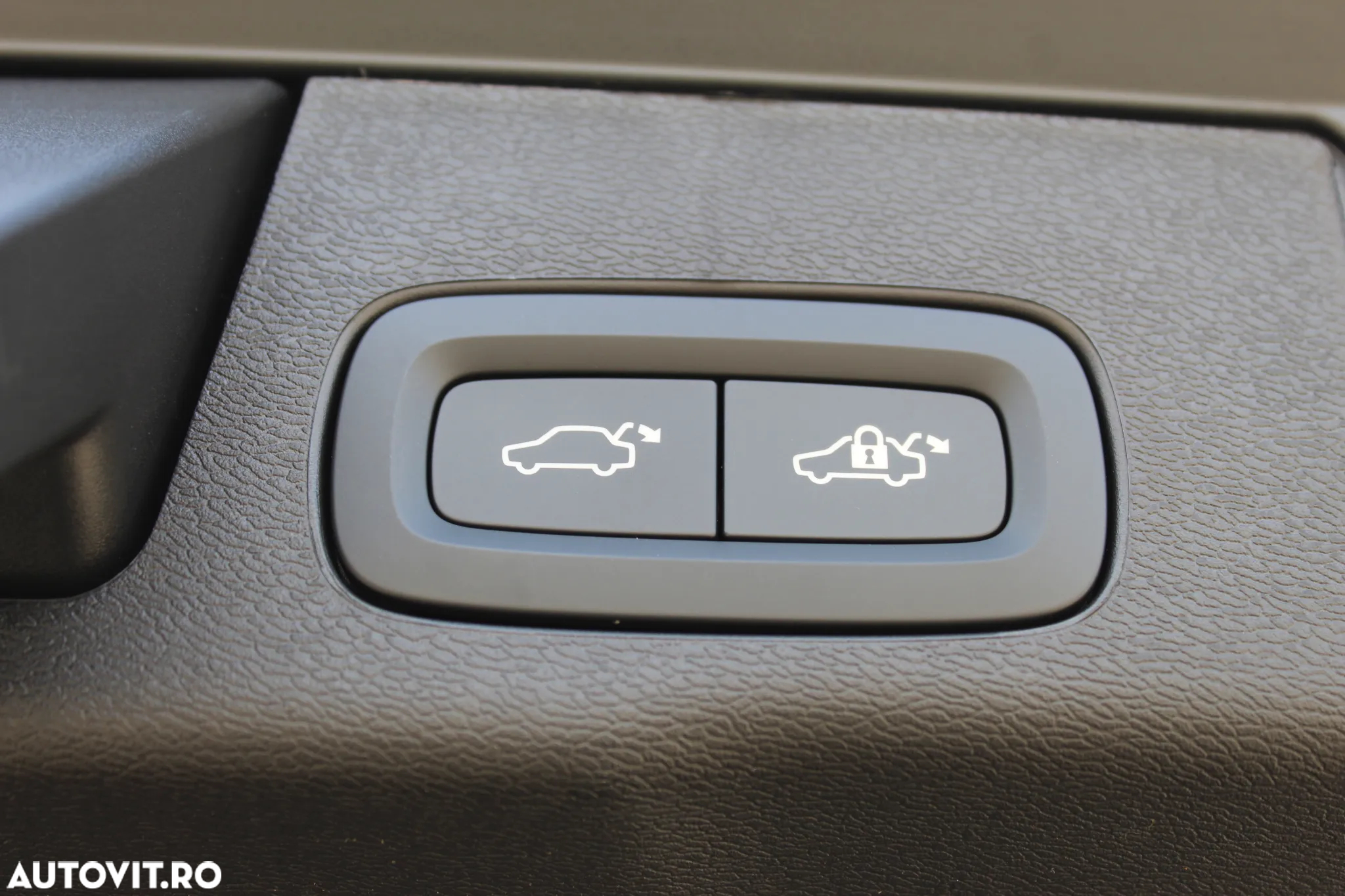 Volvo XC 60 T8 AWD AT PHEV Plus Black Edition - 8