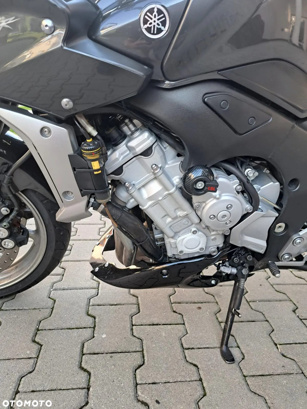 Yamaha FZ - 7