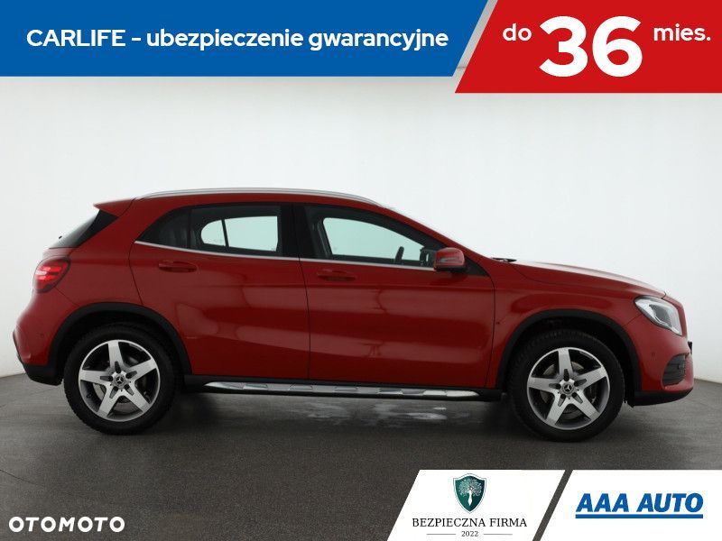 Mercedes-Benz GLA - 7