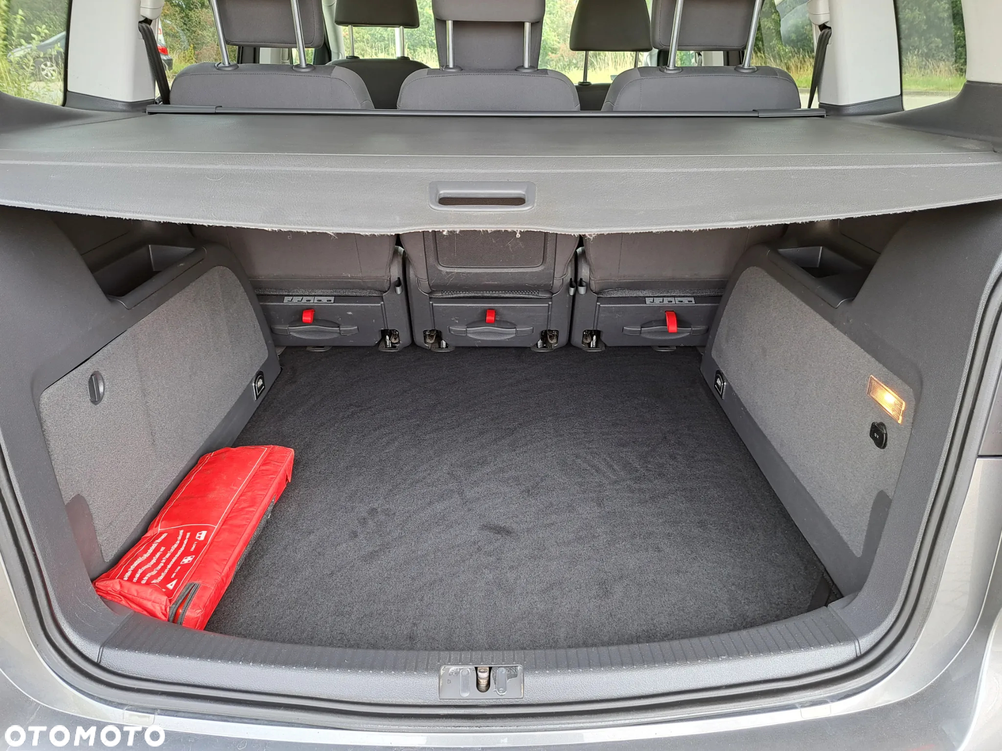 Volkswagen Touran - 29