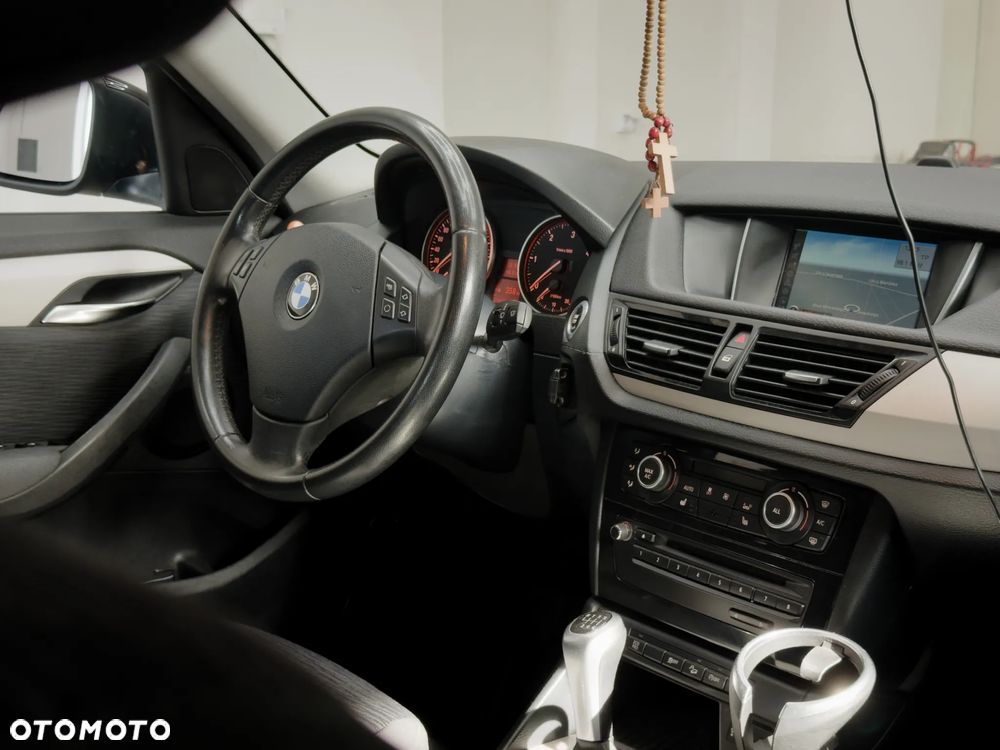 BMW X1 xDrive18d xLine - 15