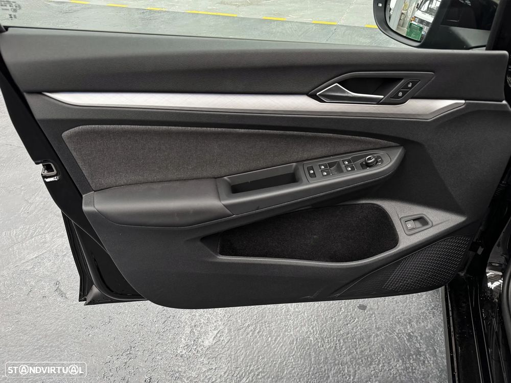 VW Golf 1.5 TSI e-Hybrid Sportline DSG - 6