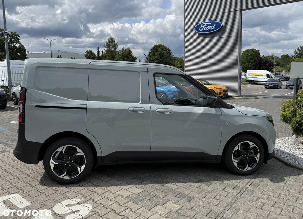 Ford E-Transit Courier Van - 10