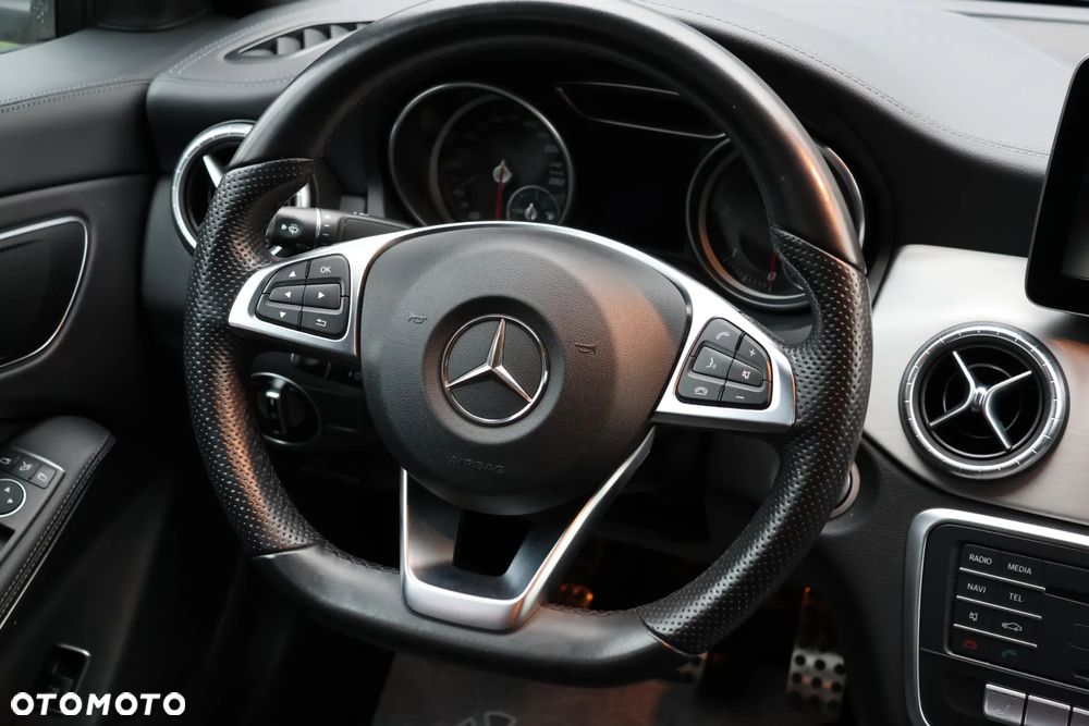 Mercedes-Benz CLA 180 d AMG Line - 27