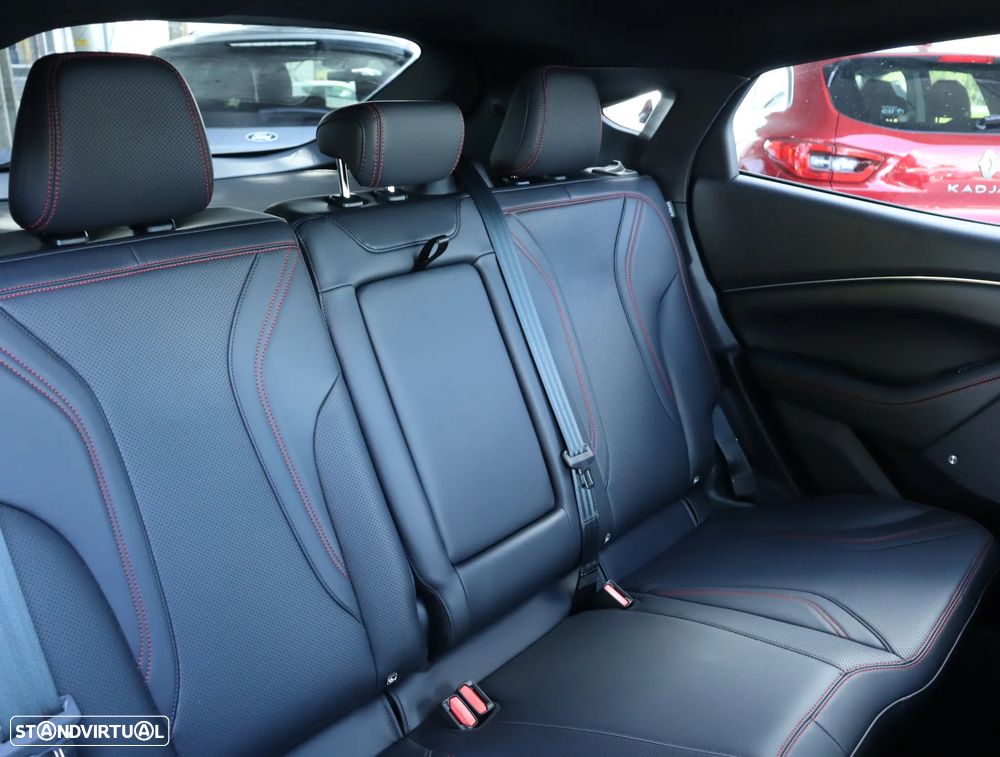 Ford Mustang Mach-E AWD PREMIUM - 24