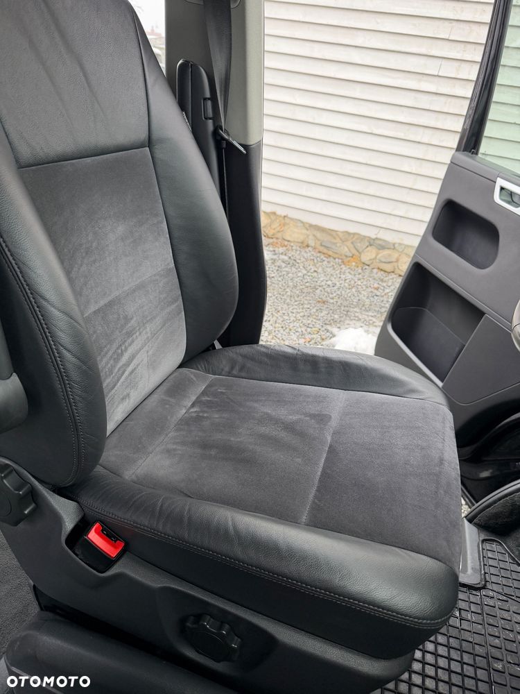 Volkswagen Multivan - 23