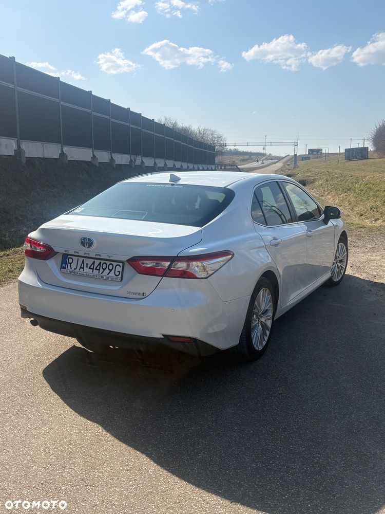 Toyota Camry 2.5 Hybrid Executive CVT - 4