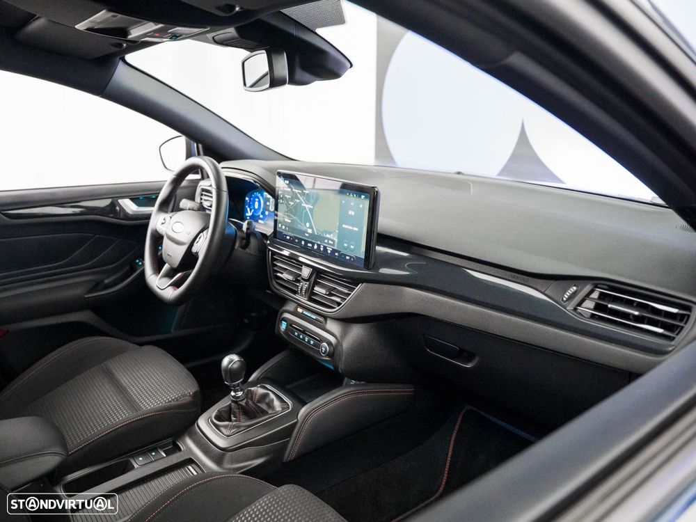 Ford Focus SW 1.0 EcoBoost MHEV ST-Line X - 34