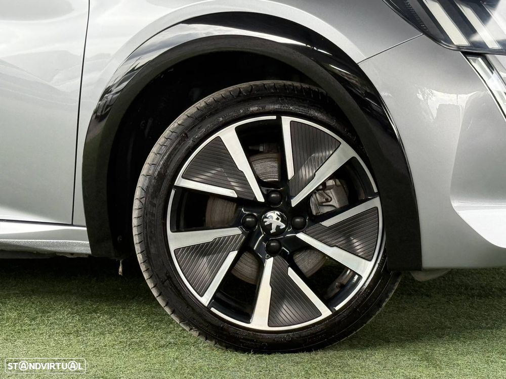 Peugeot e-208 - 23