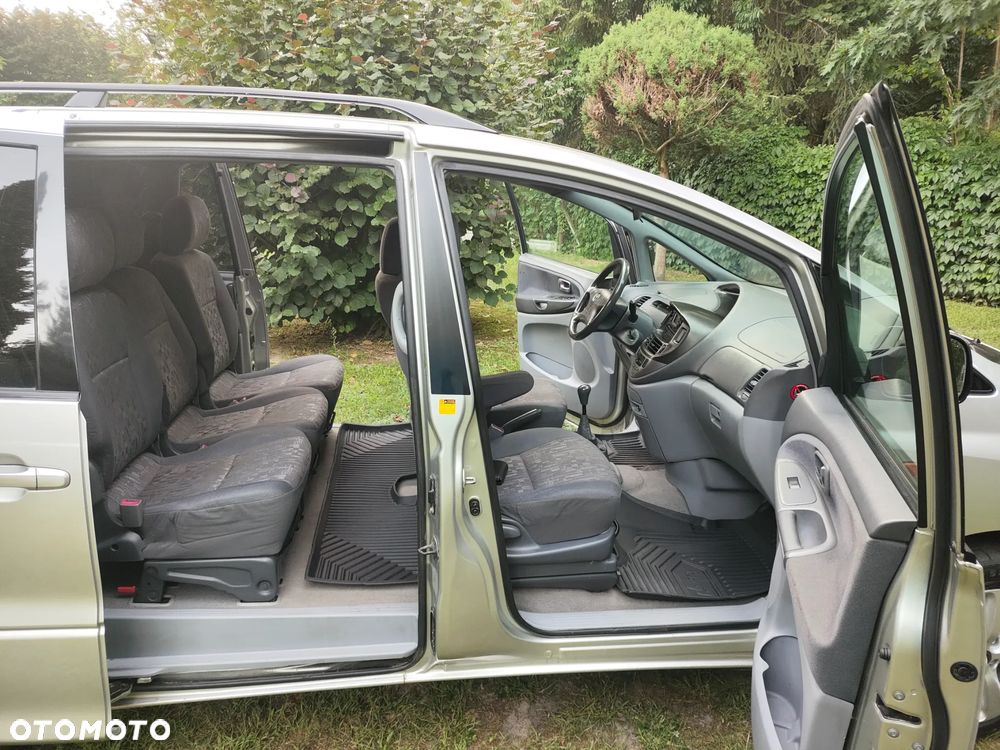 Toyota Previa 2.0 D-4D Linea Terra - 13