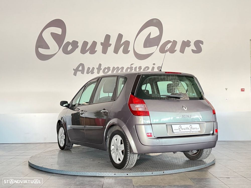 Renault Mégane Scénic - 8