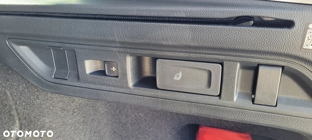 Volkswagen Passat - 12