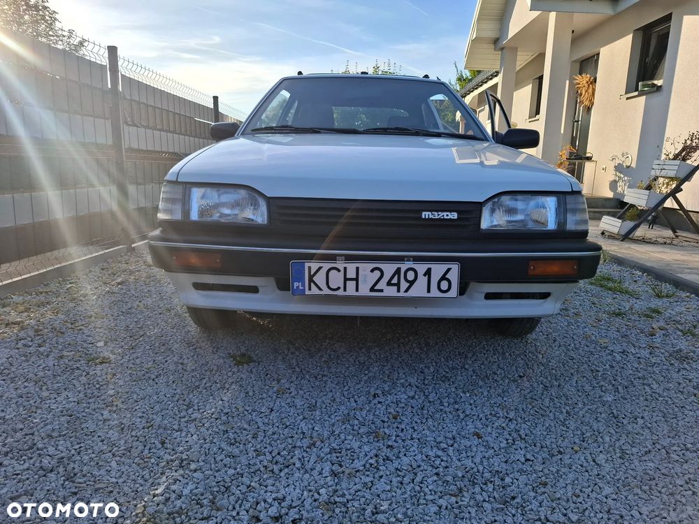 Mazda 323 - 2