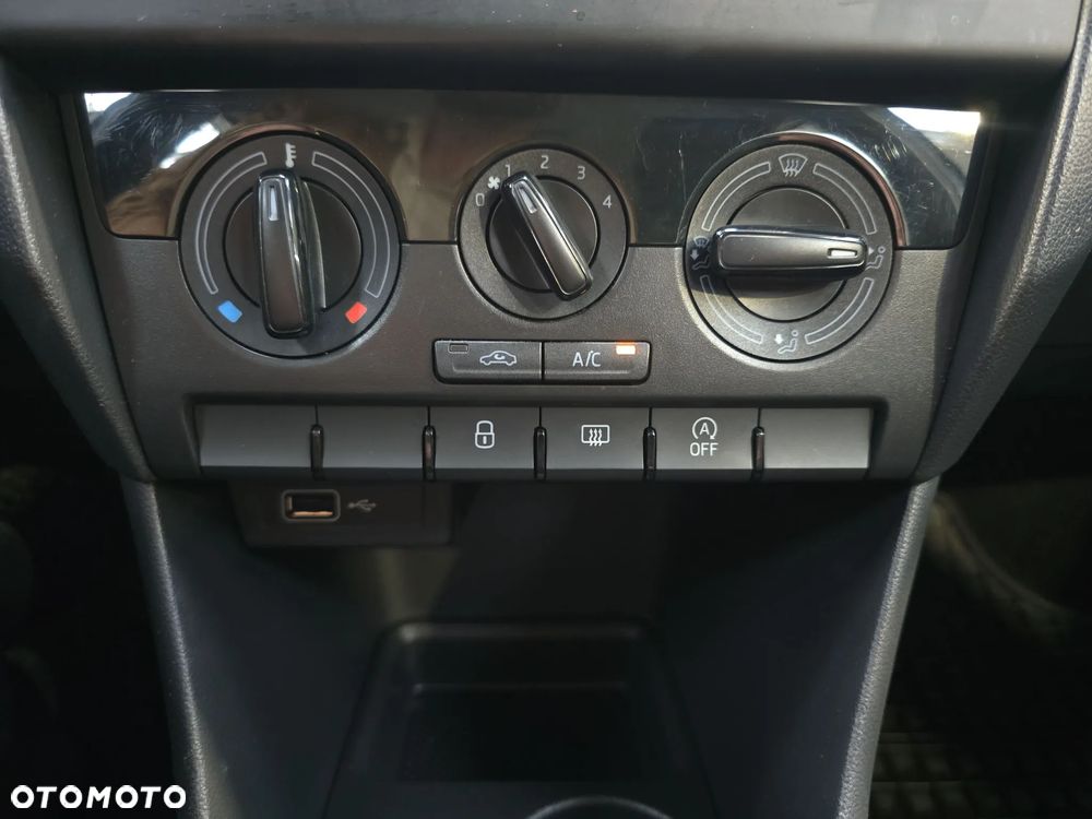 Skoda RAPID 1.0 TSI Ambition - 24