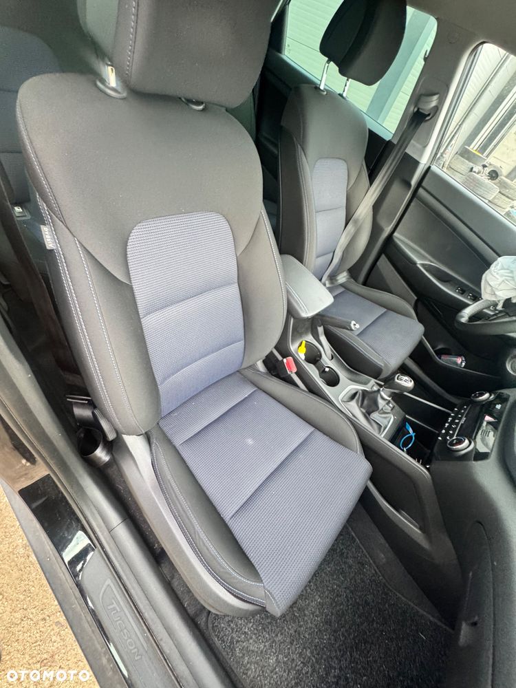 Hyundai Tucson 1.6 GDI BlueDrive Style 2WD - 18
