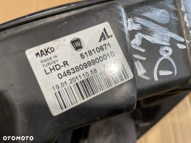 Fiat Doblo II Combo D lampa prawa 51810671 - 2