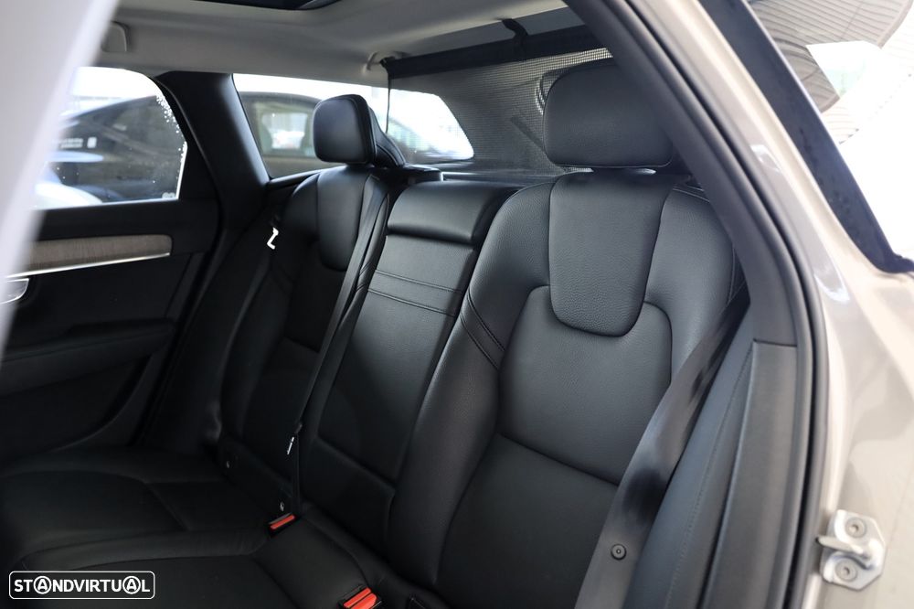 Volvo V90 Cross Country 2.0 B4 AWD - 11