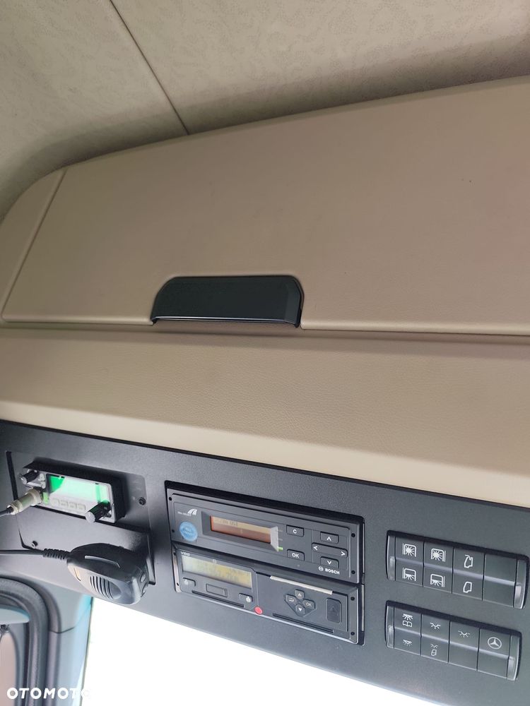 Mercedes-Benz ACTROS - 7