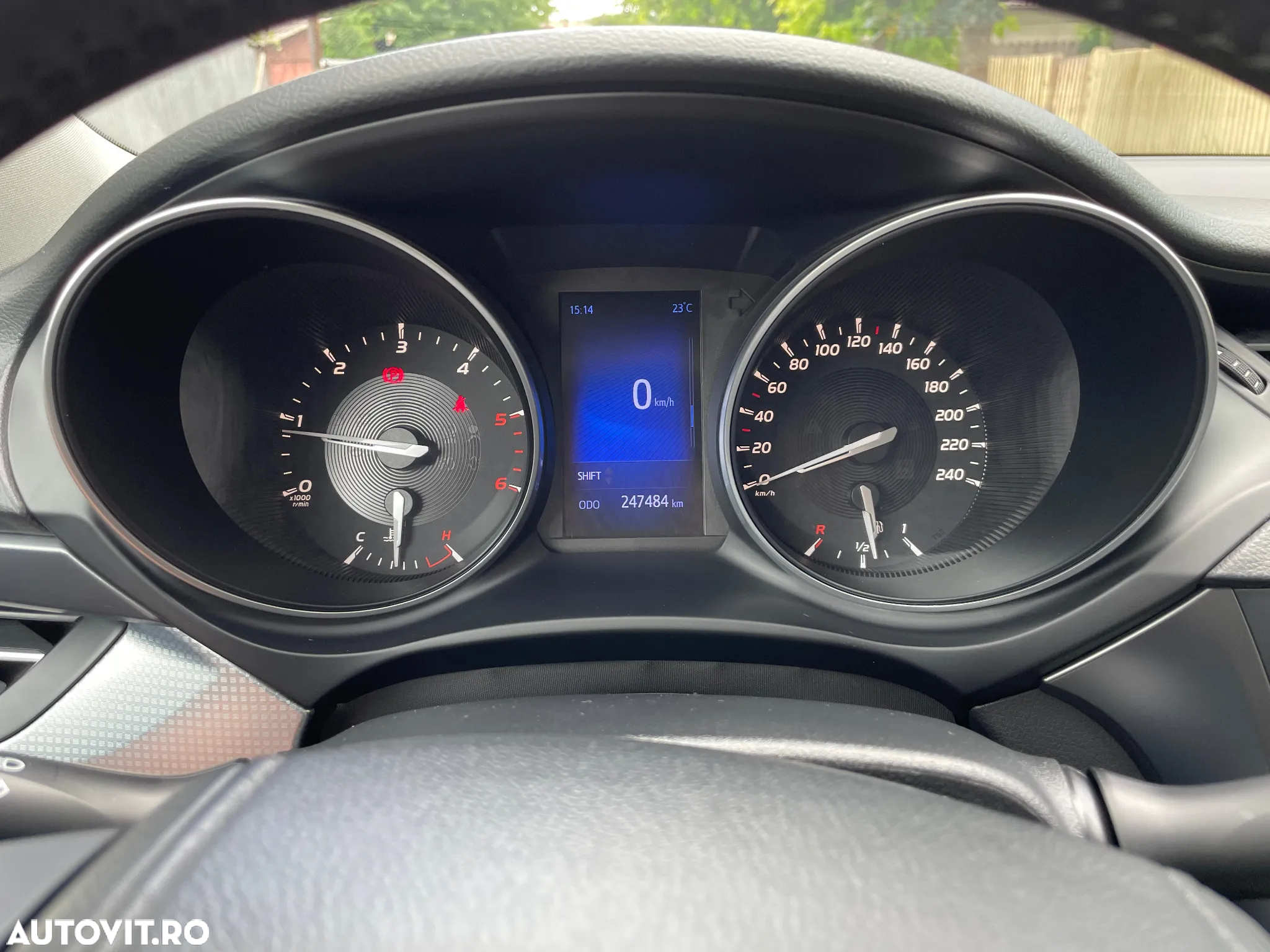 Toyota Avensis 2.0 D-4D Executive - 13