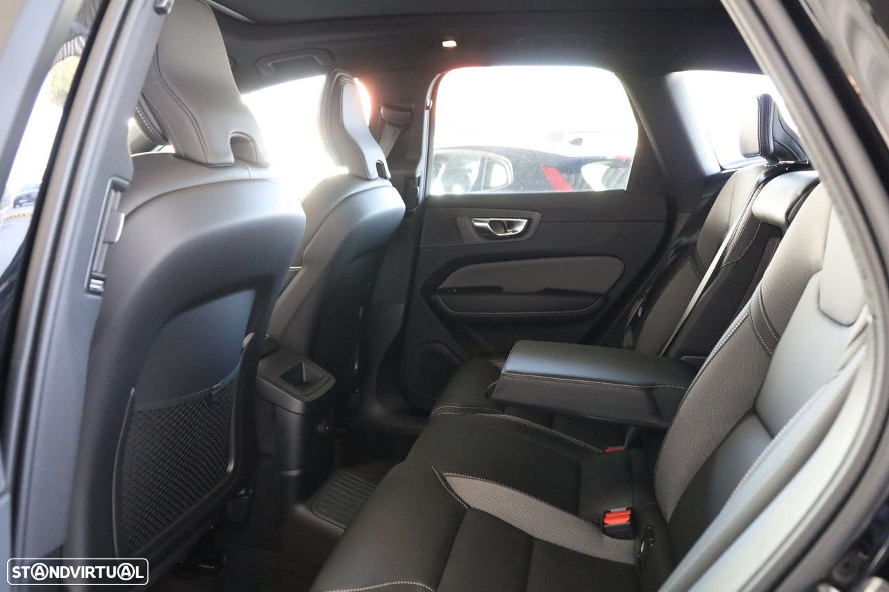 Volvo XC 60 2.0 T6 PHEV Black Edition AWD - 10