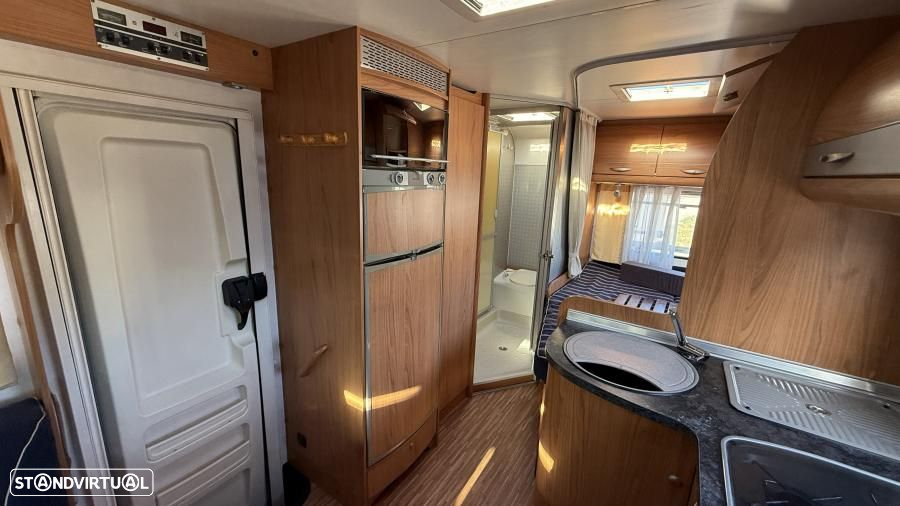 Burstner Privilége T630 cama francesa - 19