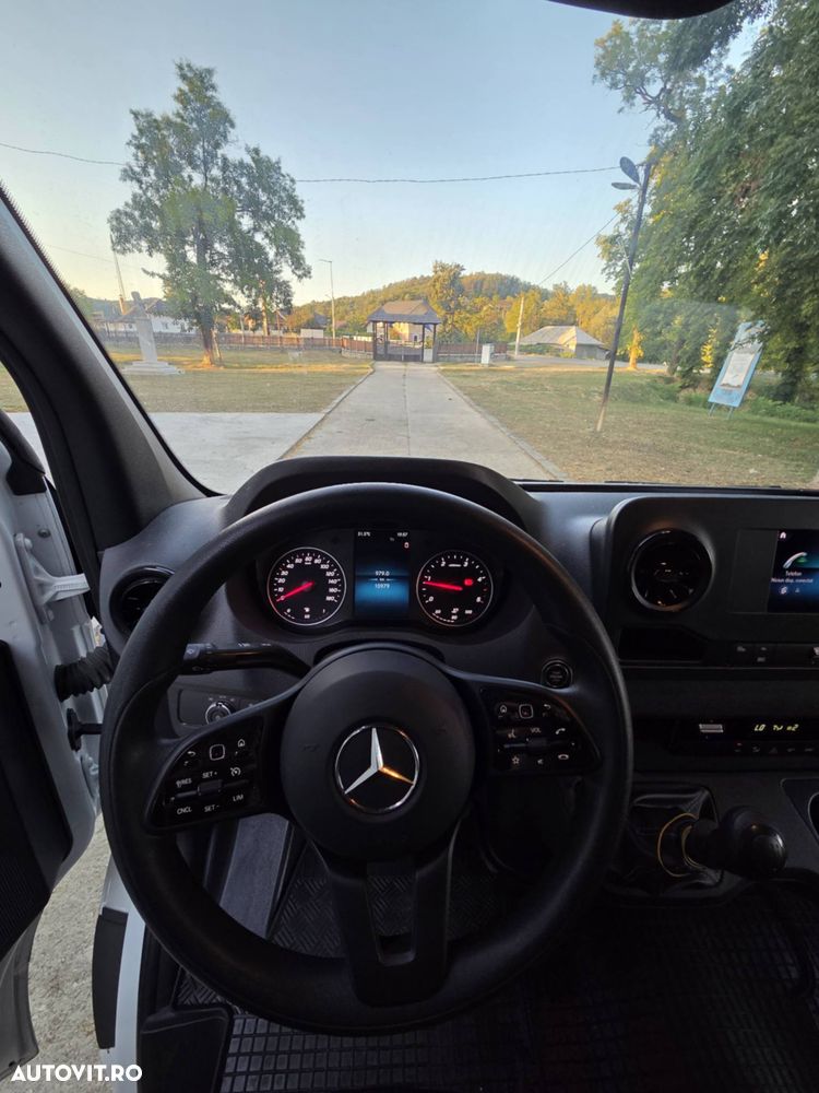 Mercedes-Benz Sprinter 317 CDI 170CP L2H2 RWD 6MT - 11