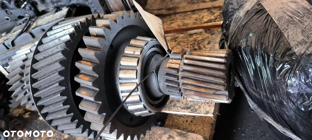 CHOINKA WAŁEK VOLVO FH II FH5 460 - 2