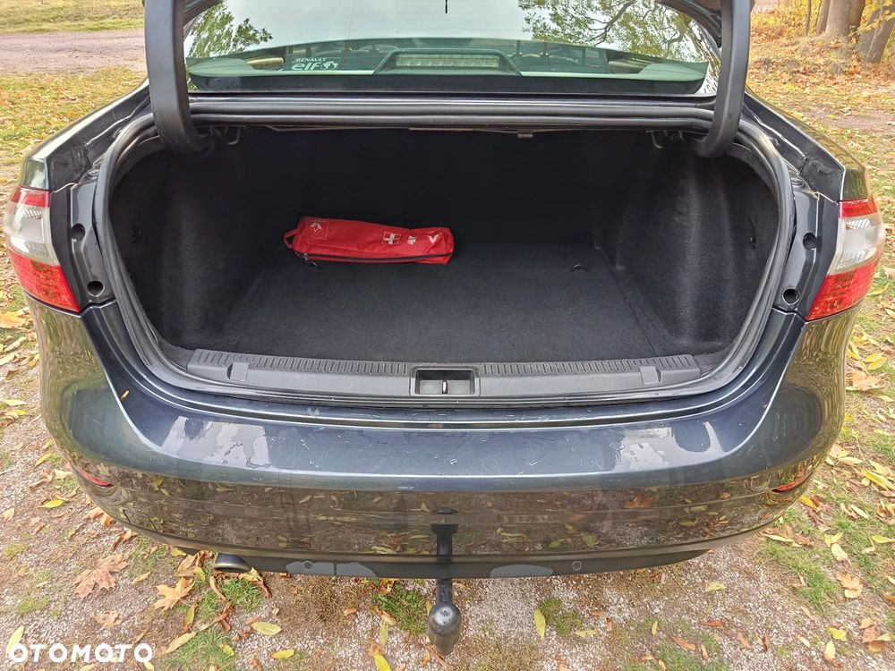 Renault Fluence 1.6 16V Privilege - 11