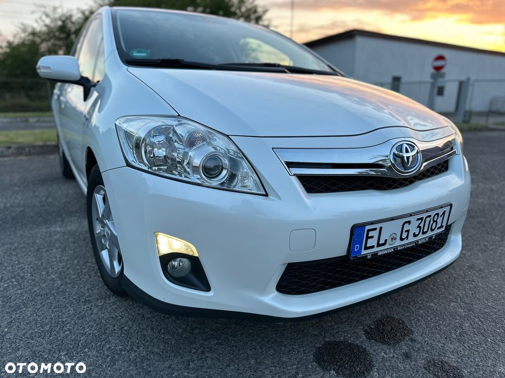 Toyota Auris Hybrid 135 Prestige - 4