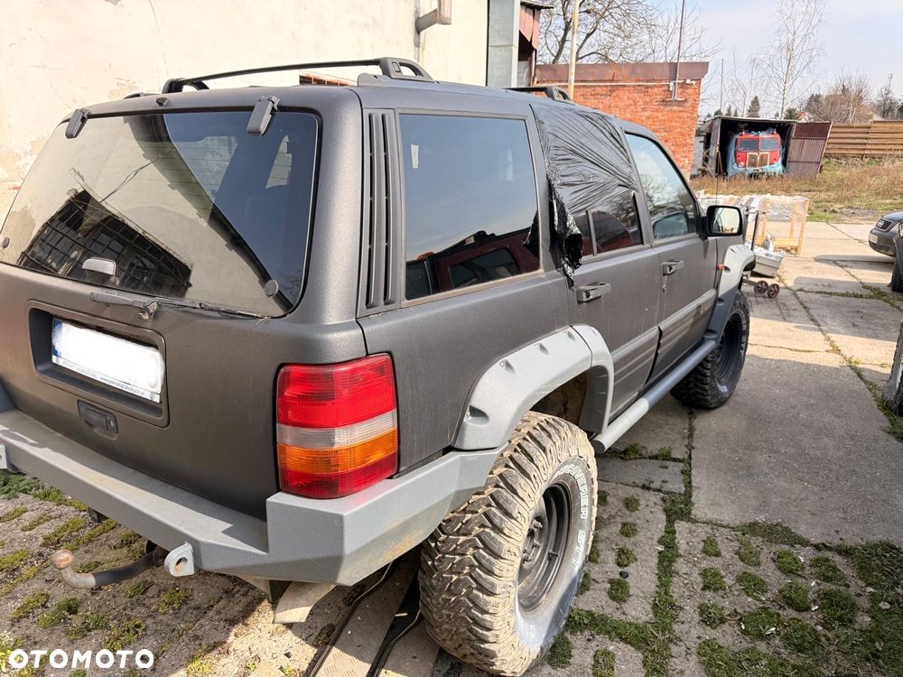 Jeep Grand Cherokee - 1