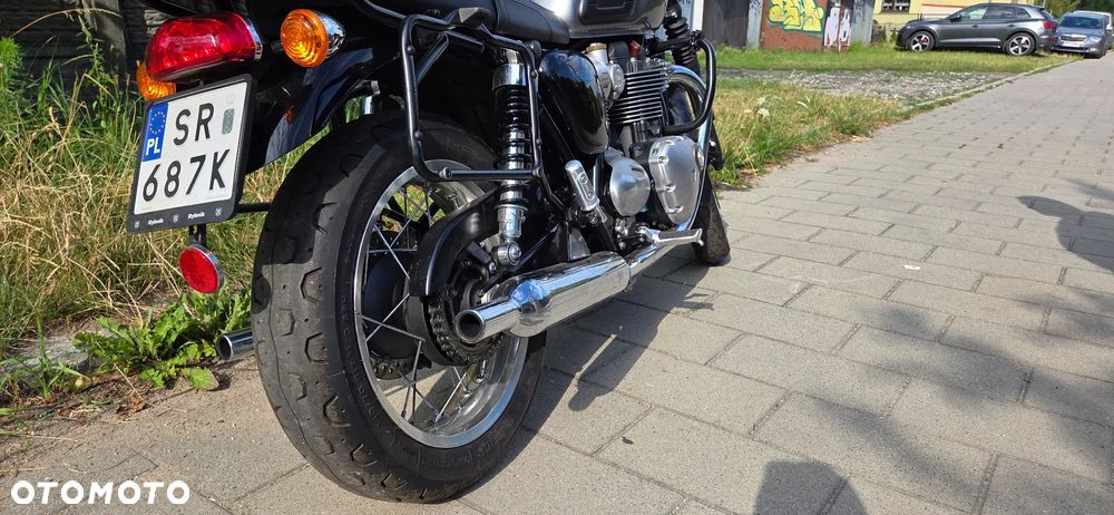 Triumph Bonneville - 17