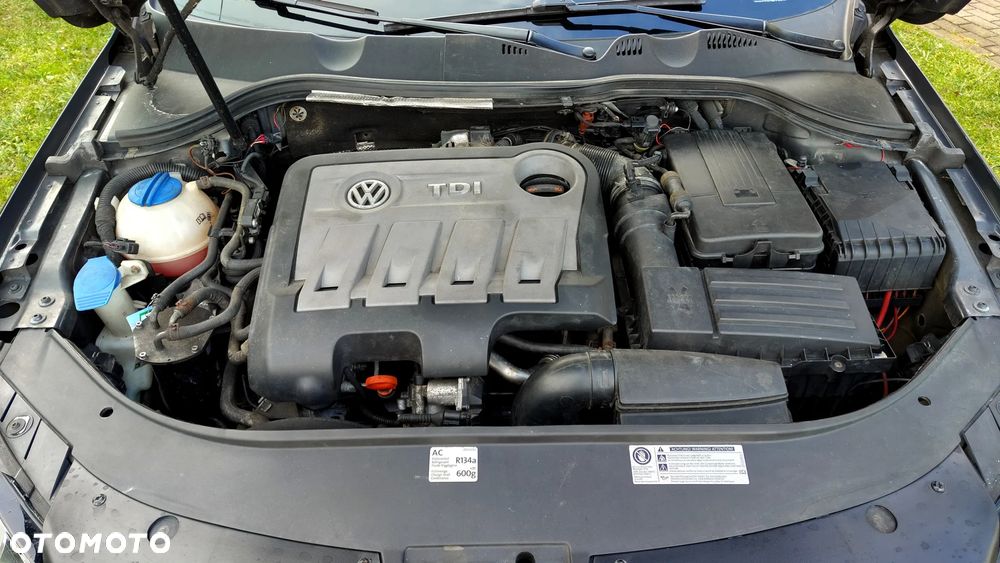 Volkswagen Passat 2.0 TDI Highline - 40
