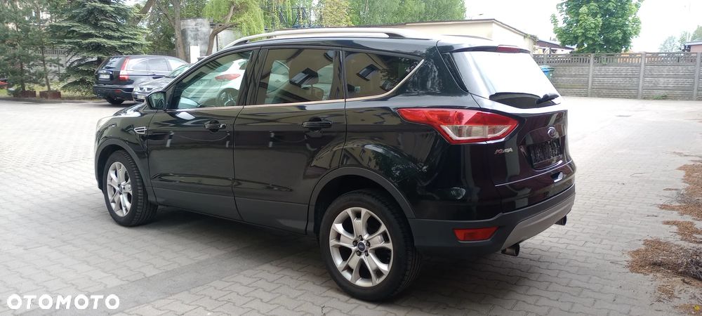Ford Kuga 1.6 EcoBoost 2x4 Titanium - 3
