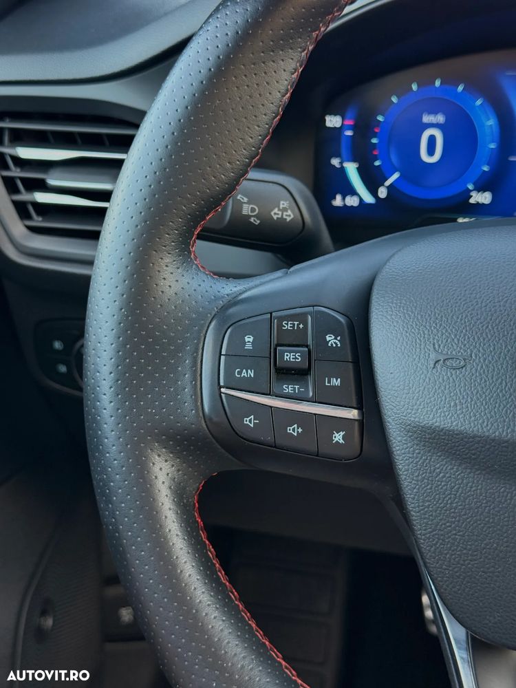 Ford Focus 1.0 EcoBoost MHEV ST-Line - 30