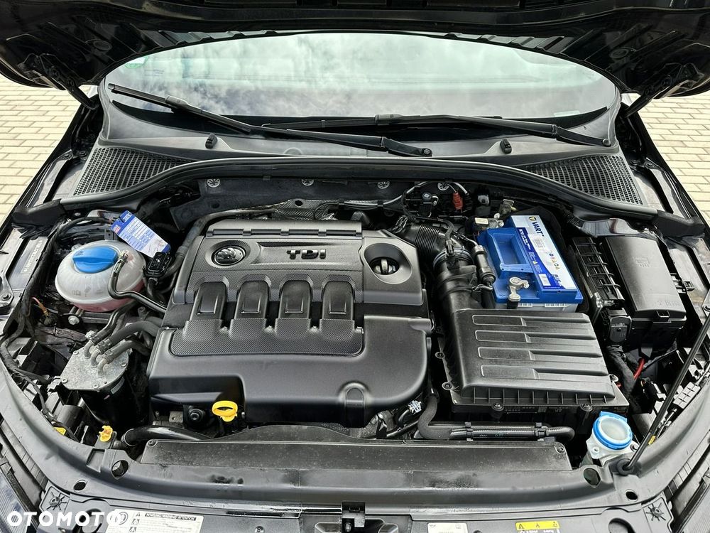 Skoda Octavia 2.0 TDI RS Challenge DSG - 33