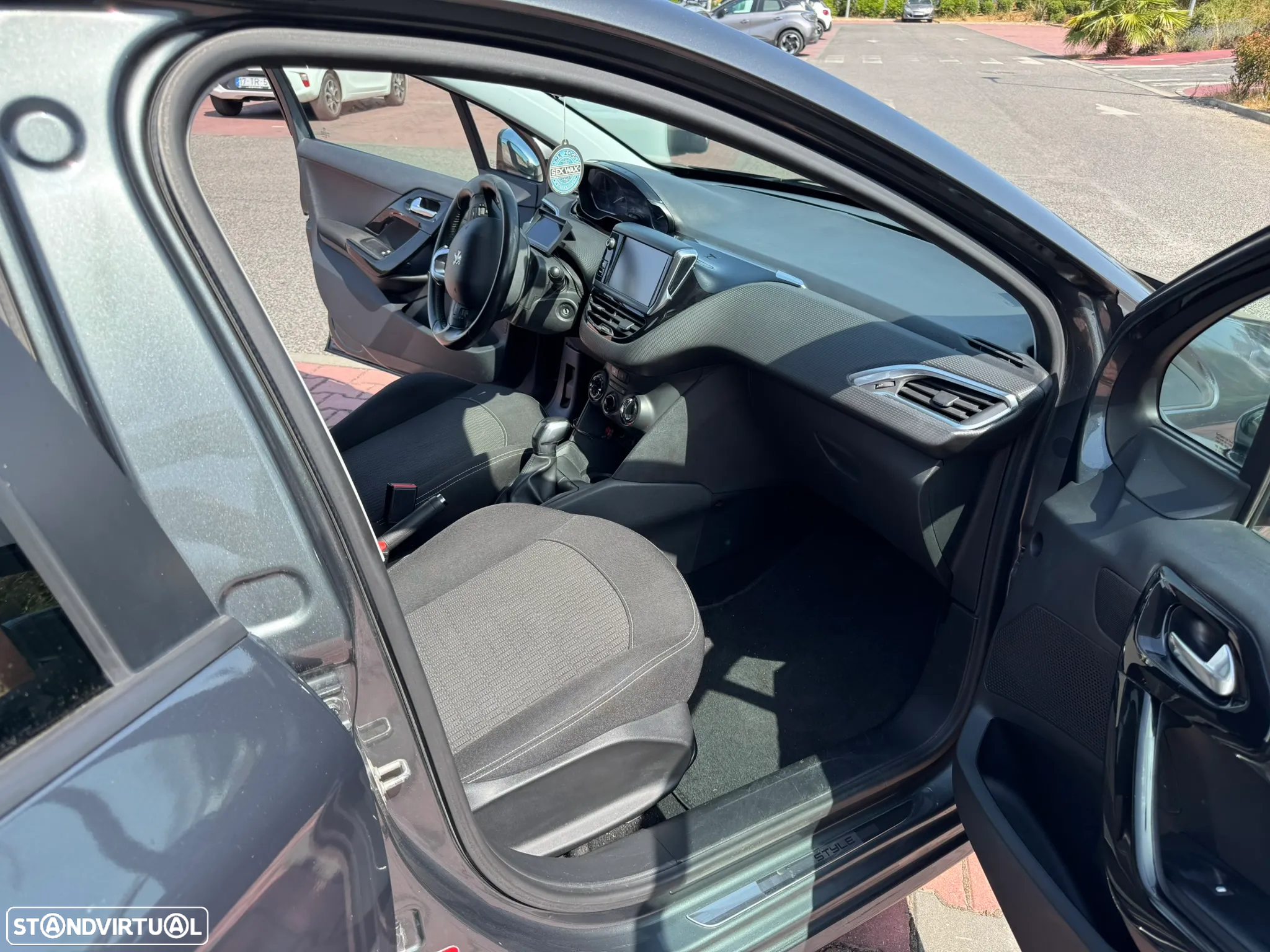 Peugeot 208 1.2 PureTech Style - 13