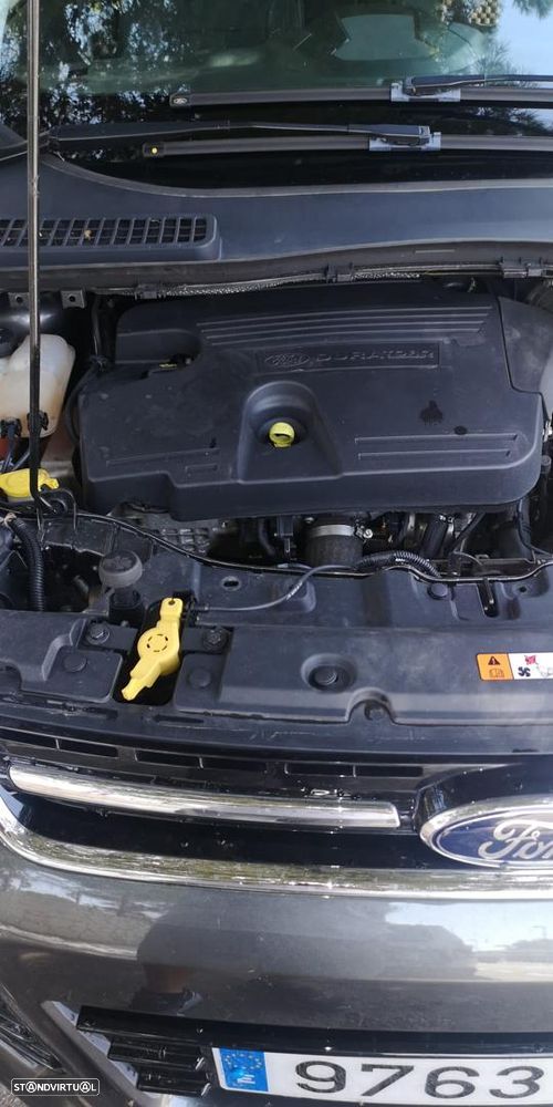 Ford Kuga 2.0 TDCi 2x4 Titanium - 2