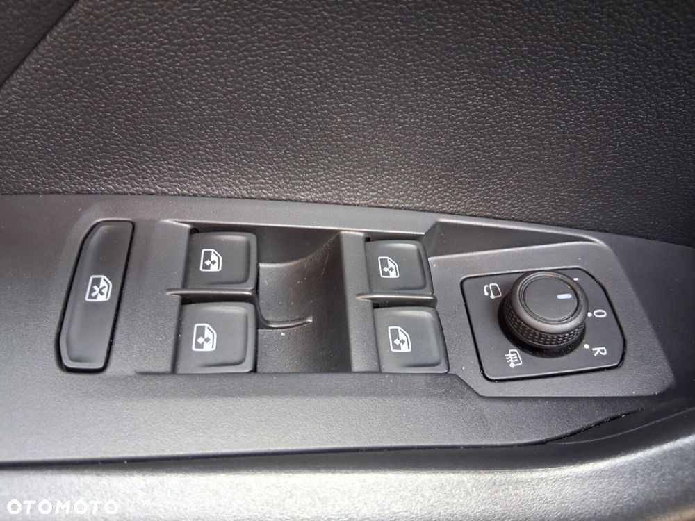 Volkswagen T-Cross 1.0 TSI Life DSG - 27