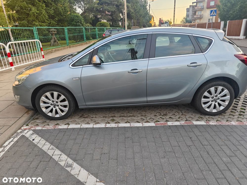 Opel Astra 1.4 Turbo Cosmo - 19