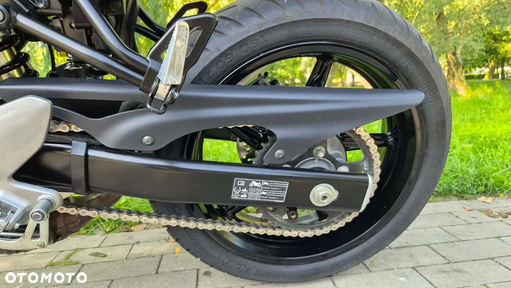 Suzuki SV - 16