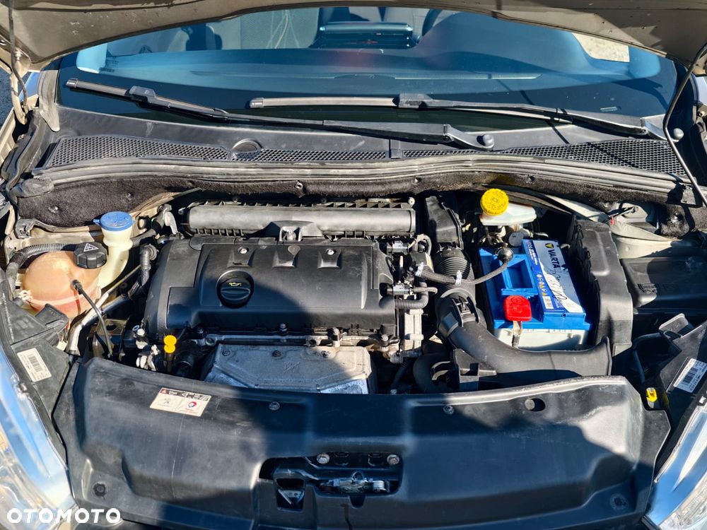 Peugeot 208 - 21