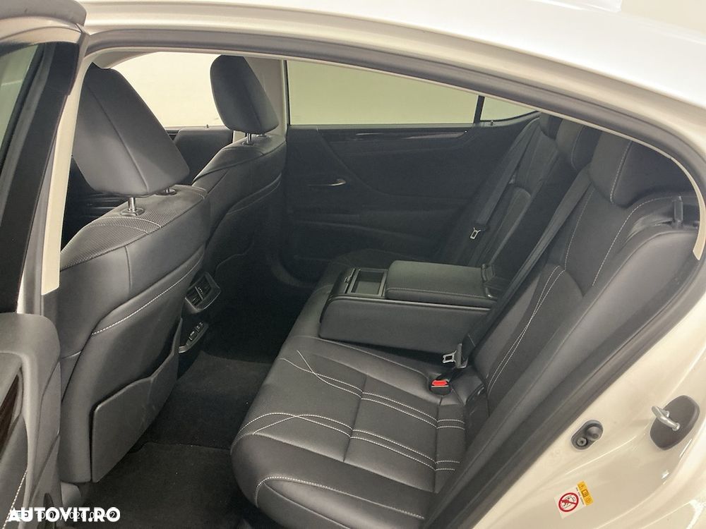 Lexus Seria ES 300h Executive - 13