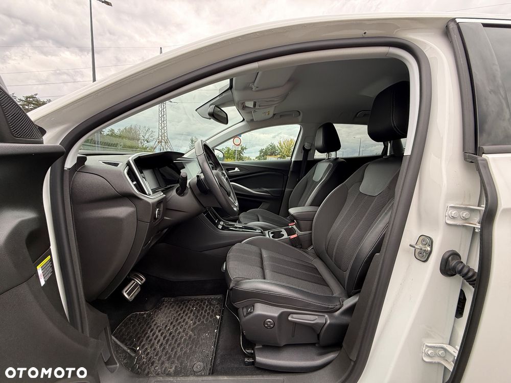 Opel Grandland 1.2 T Business Elegance S&S - 9